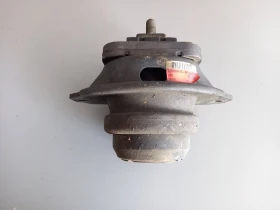 Тампон мотор двигател десен Рейндж  Ровър Спорт,Дискавъри 3 2.7д 