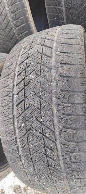Гуми Зимни 275/40R20, снимка 9