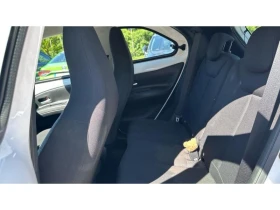 Toyota Aygo Play, снимка 11