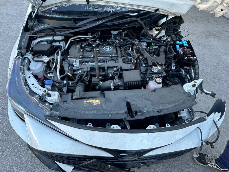 Toyota Corolla 1.8-Хибрид-23г, снимка 5 - Автомобили и джипове - 51355311