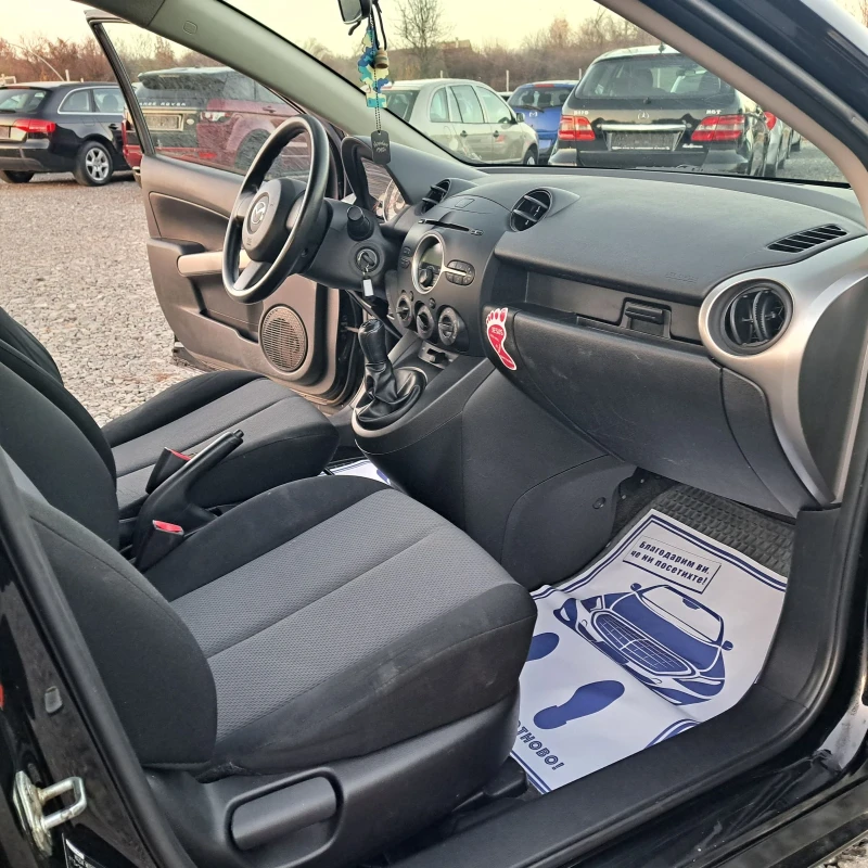 Mazda 2 1.3 klima, снимка 10 - Автомобили и джипове - 48235474