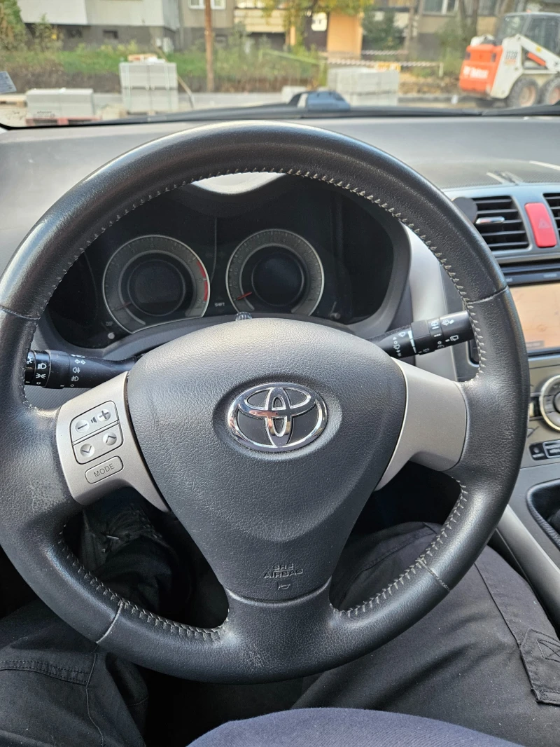 Toyota Auris, снимка 9 - Автомобили и джипове - 47854819