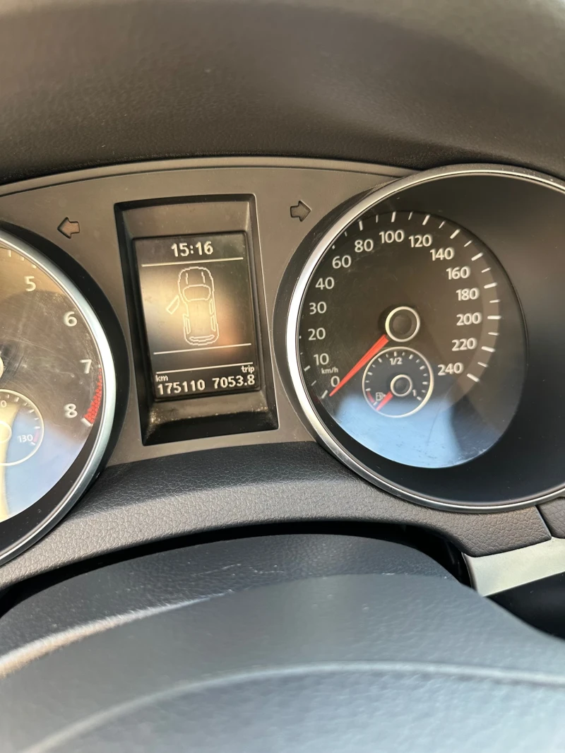 VW Golf, снимка 11 - Автомобили и джипове - 52474200