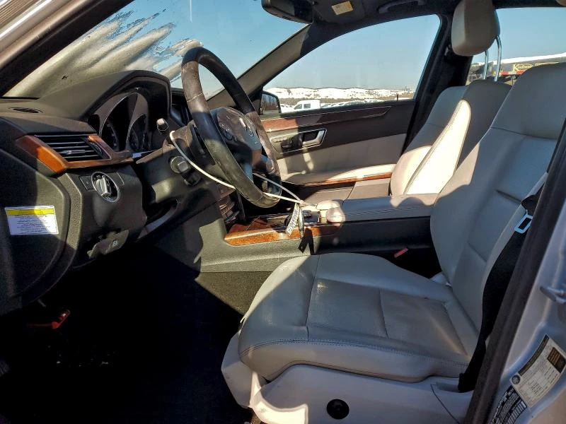 Mercedes-Benz E 350 3.5L 6 All wheel drive, снимка 11 - Автомобили и джипове - 52904722