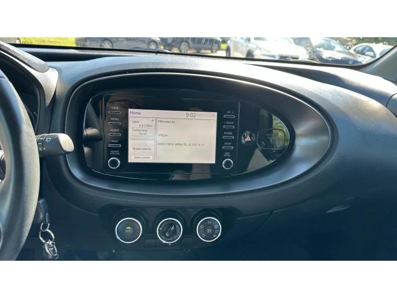 Toyota Aygo Play, снимка 15 - Автомобили и джипове - 54882292