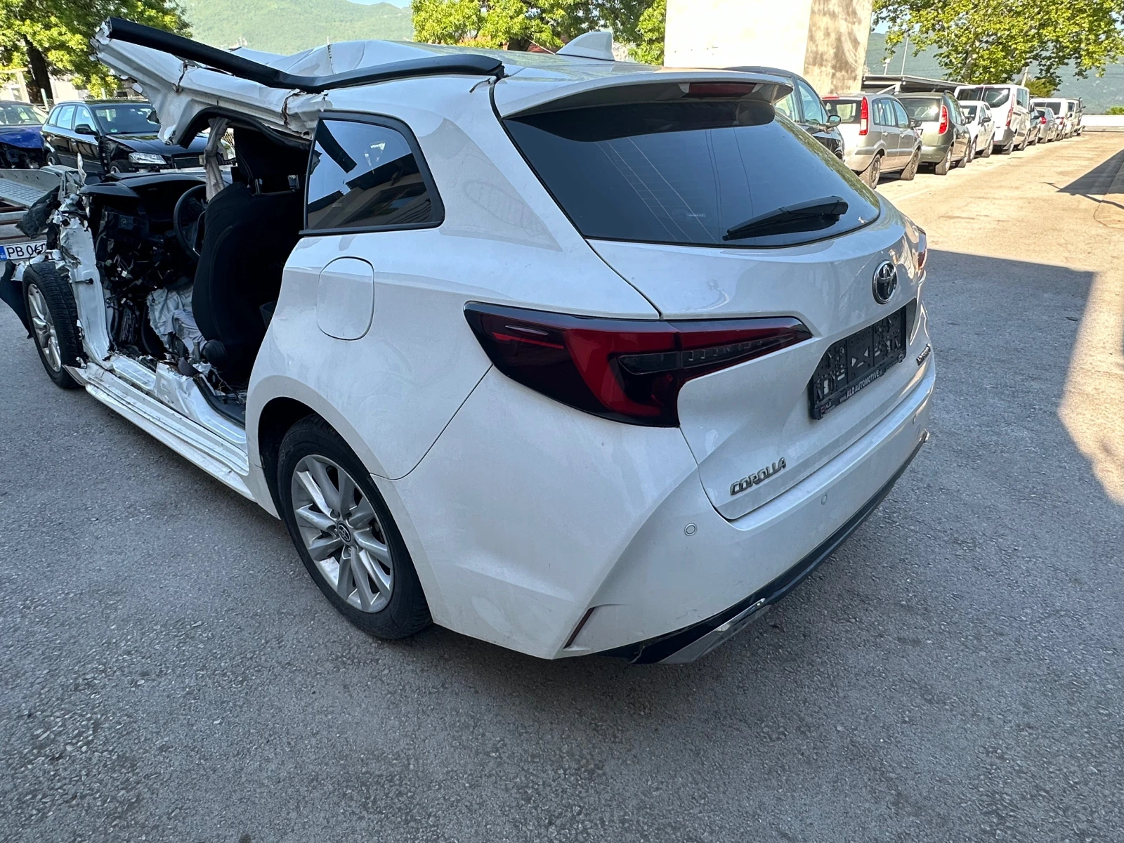 Toyota Corolla 1.8-Хибрид-23г - изображение 4