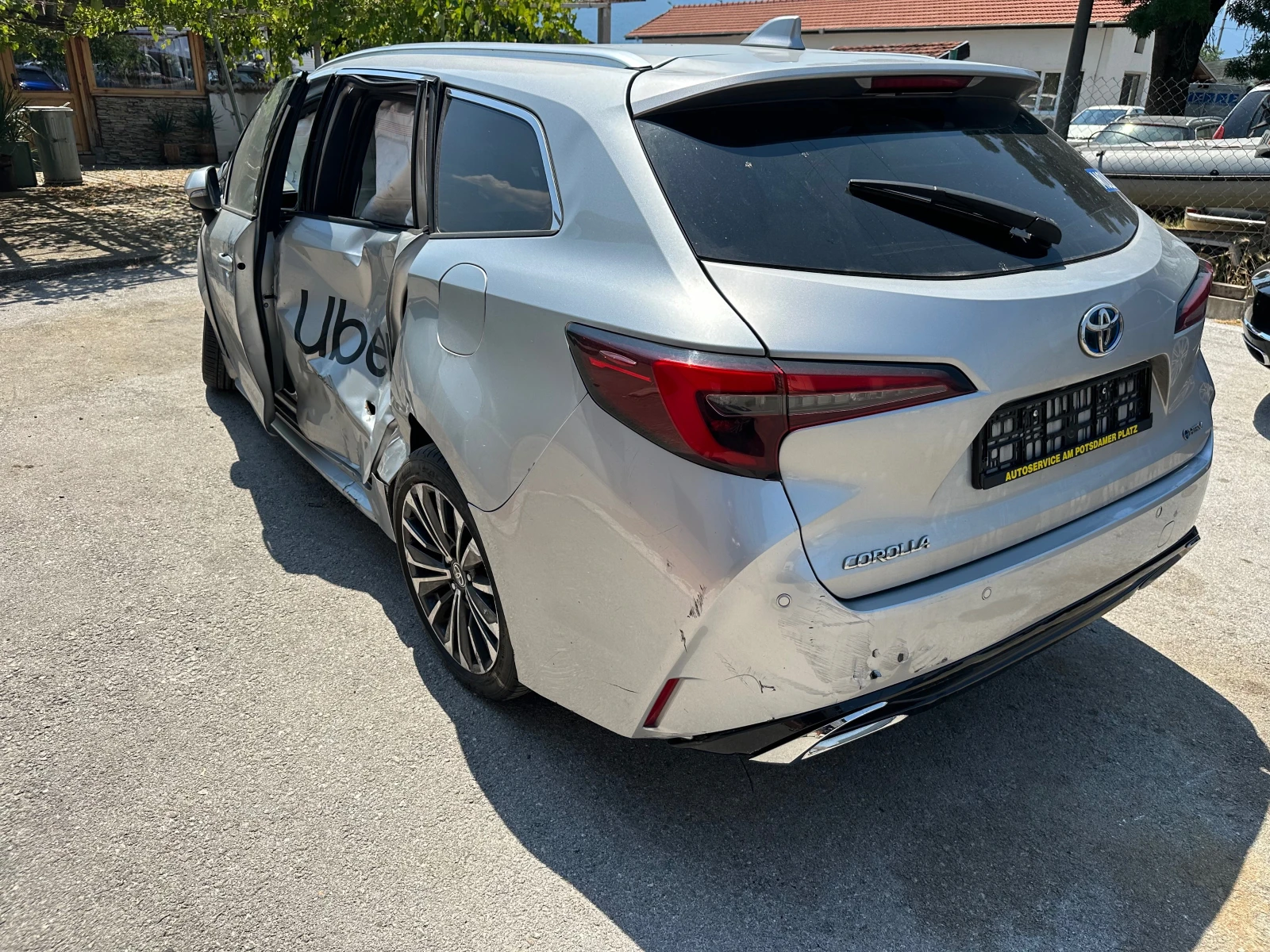 Toyota Corolla 1.8-Хибрид-23г - изображение 2
