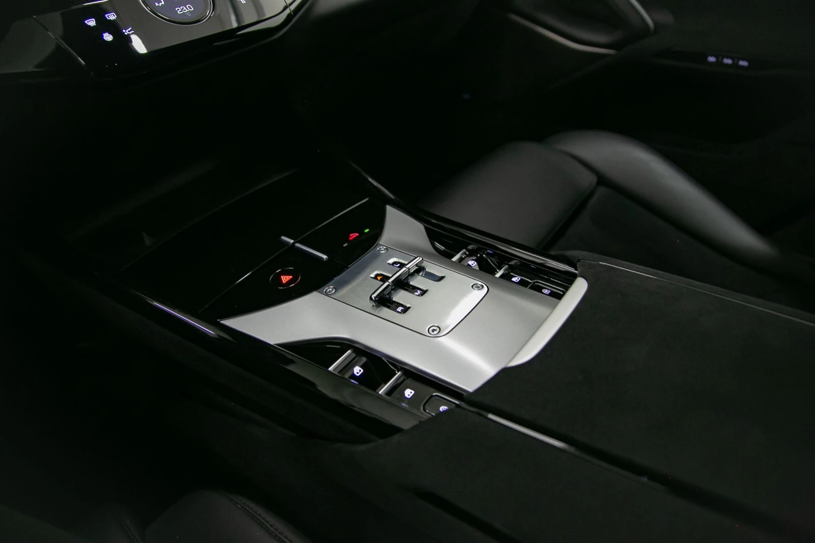 Ferrari Purosangue V12/ CERAMIC/ CARBON/ BLU CORSA/ LIFT/ PANO/  | Mobile.bg   12