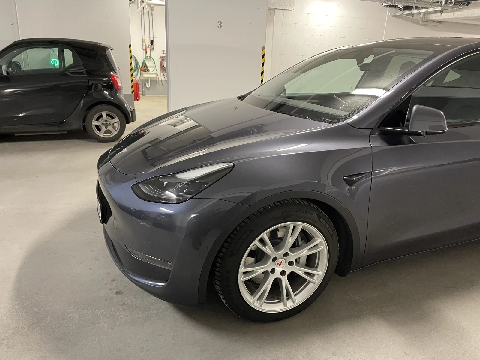 Tesla Model Y Long Range AWD 4x4 - изображение 4