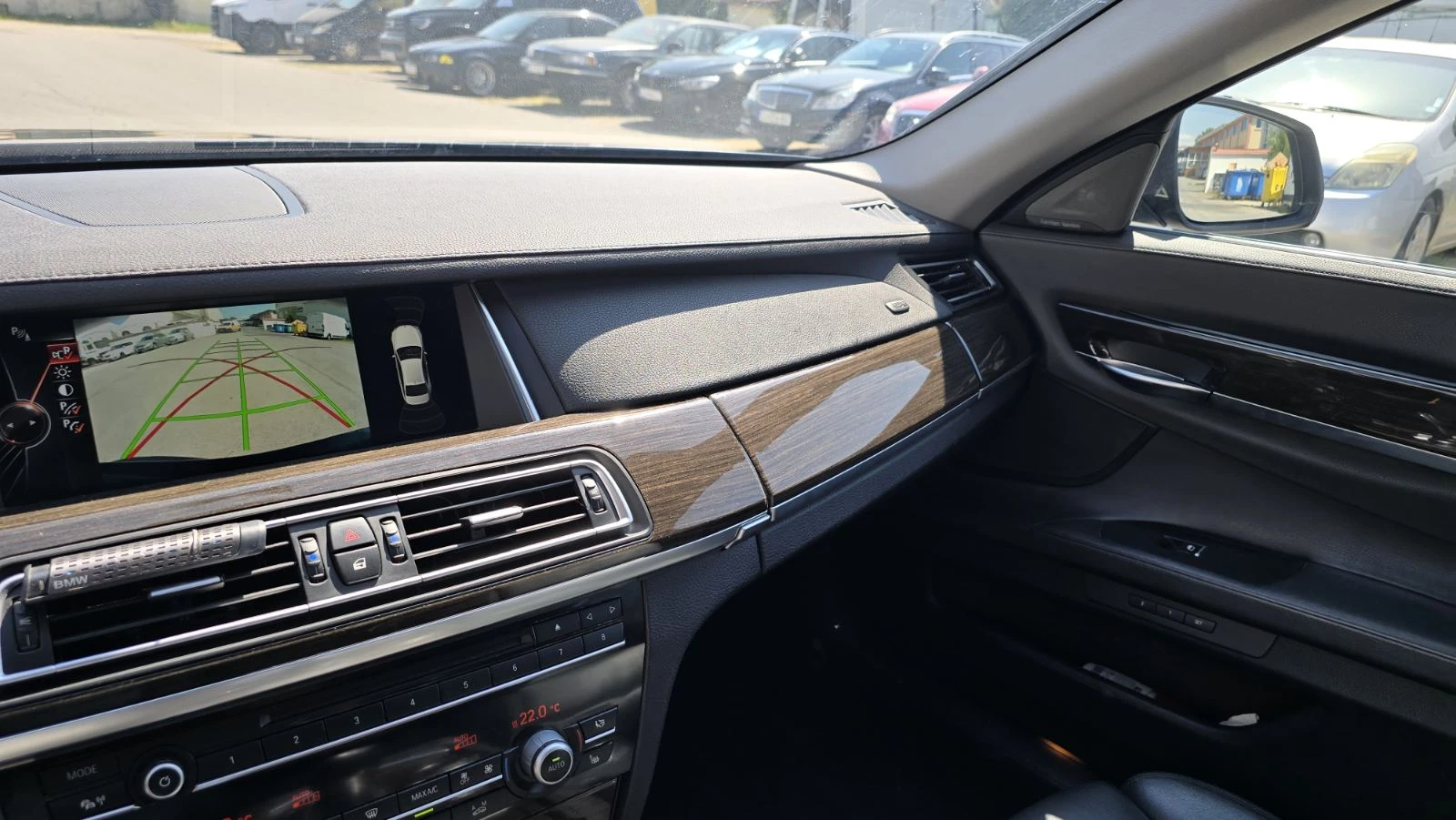 BMW 740 XDrive - изображение 8