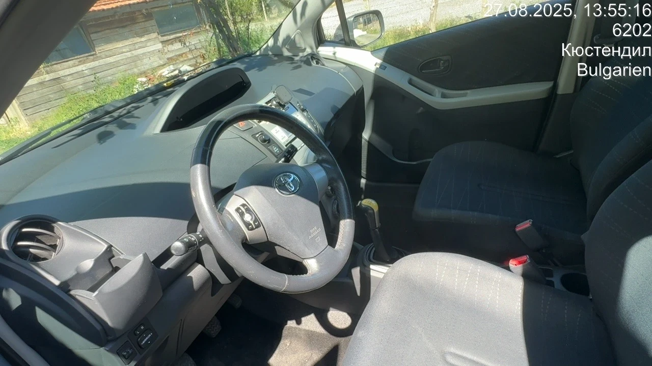 Toyota Yaris  - изображение 9