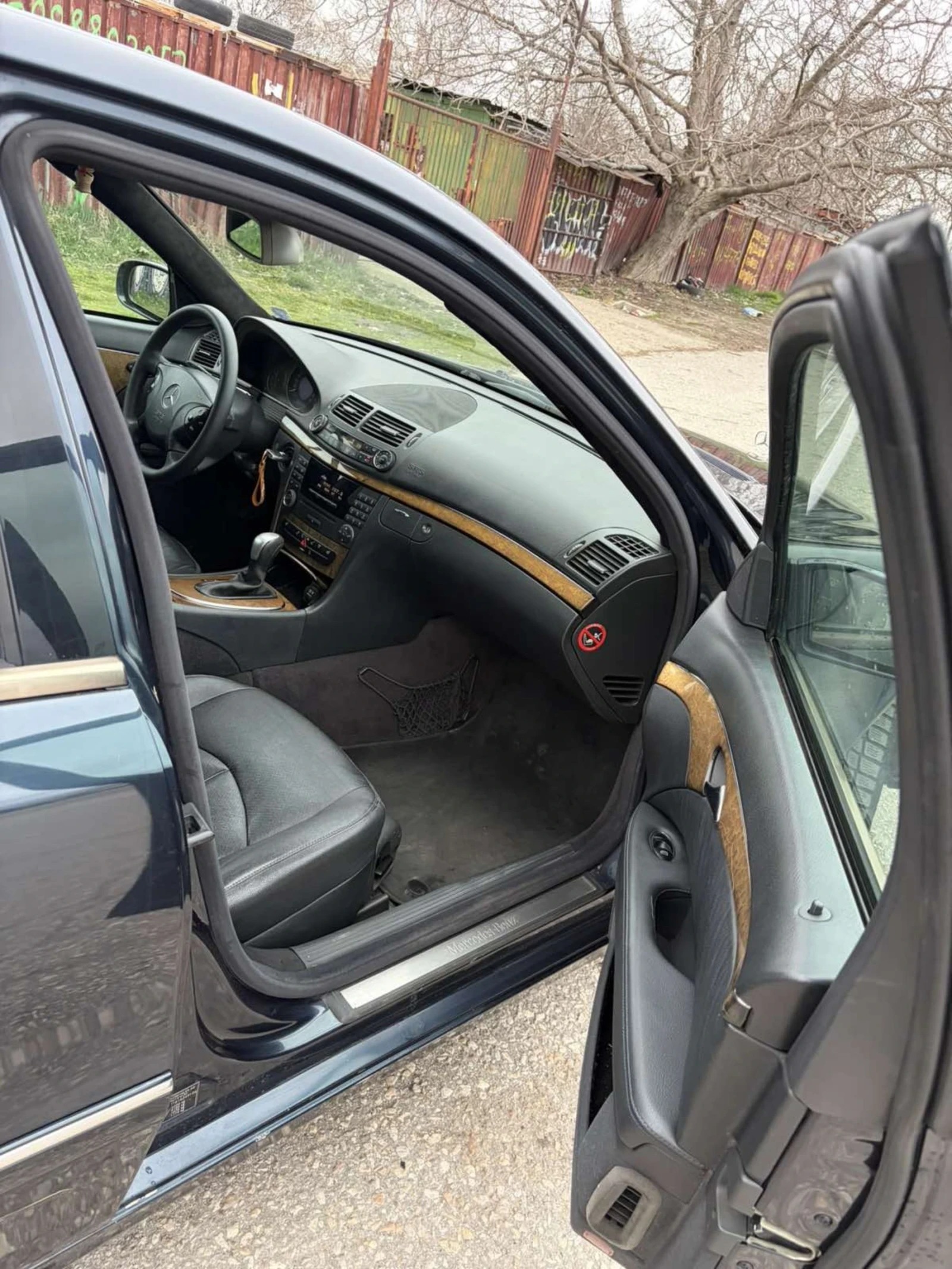 Mercedes-Benz E 270, снимка 13 - Автомобили и джипове - 53913069