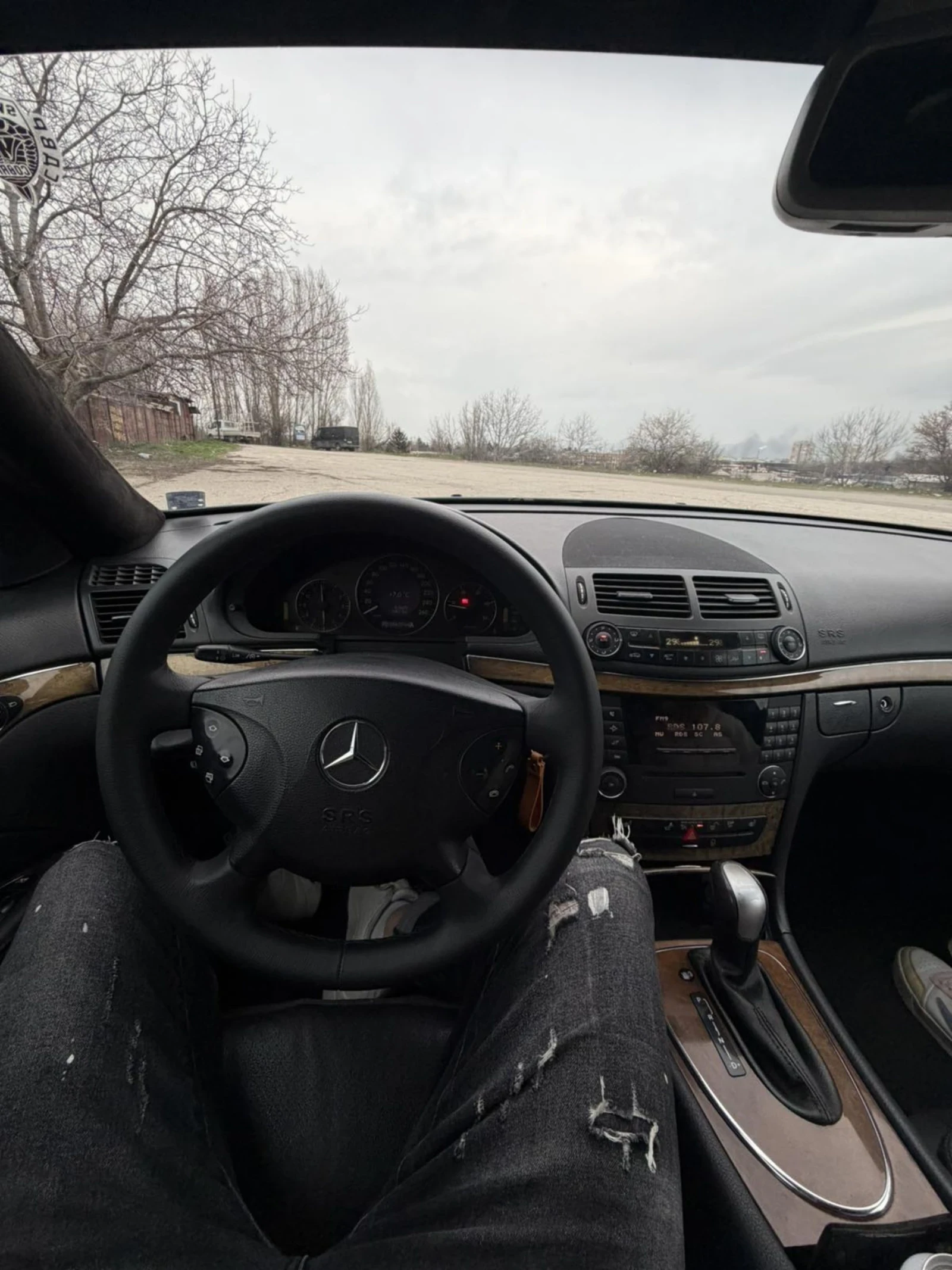 Mercedes-Benz E 270, снимка 15 - Автомобили и джипове - 53913069