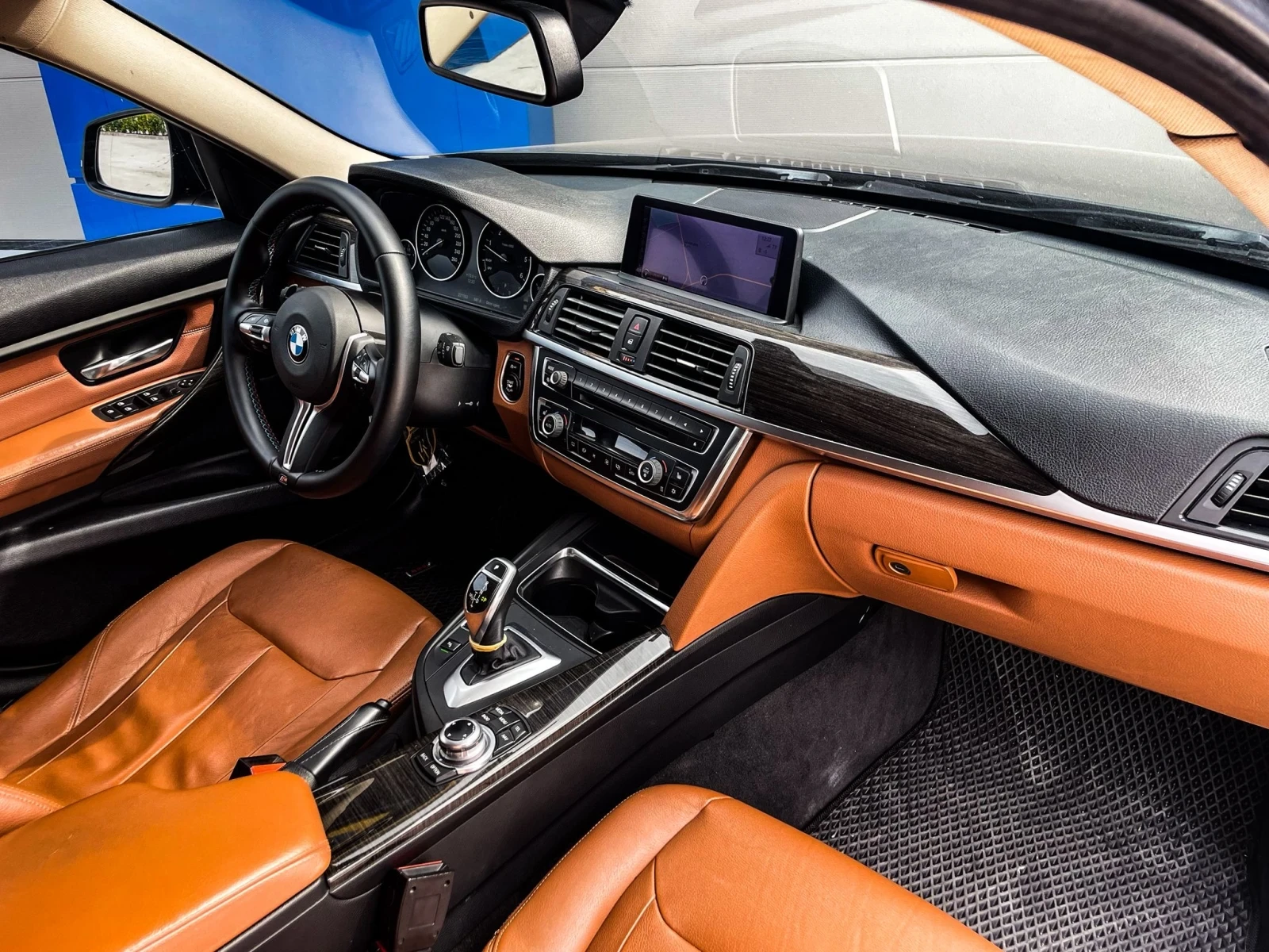 BMW 320 M-pack/Aut, снимка 6 - Автомобили и джипове - 53952368