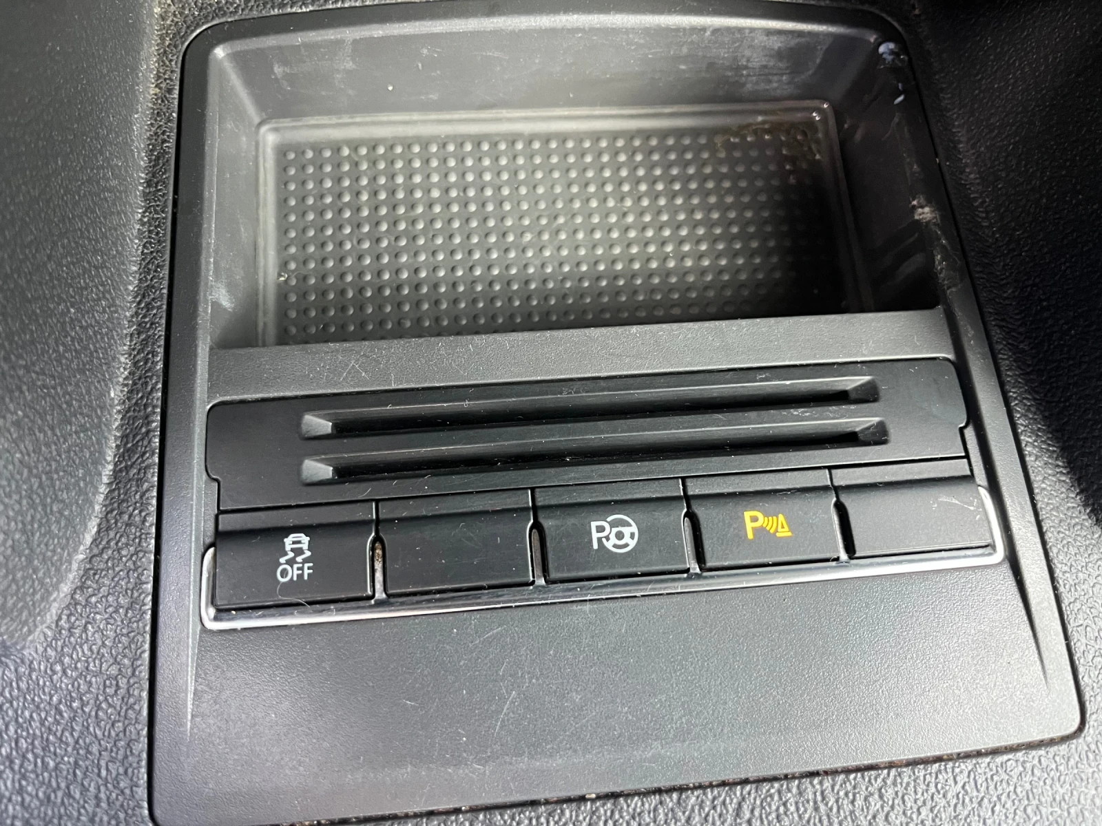 VW Touran 1.4T Highline, снимка 12 - Автомобили и джипове - 54147987