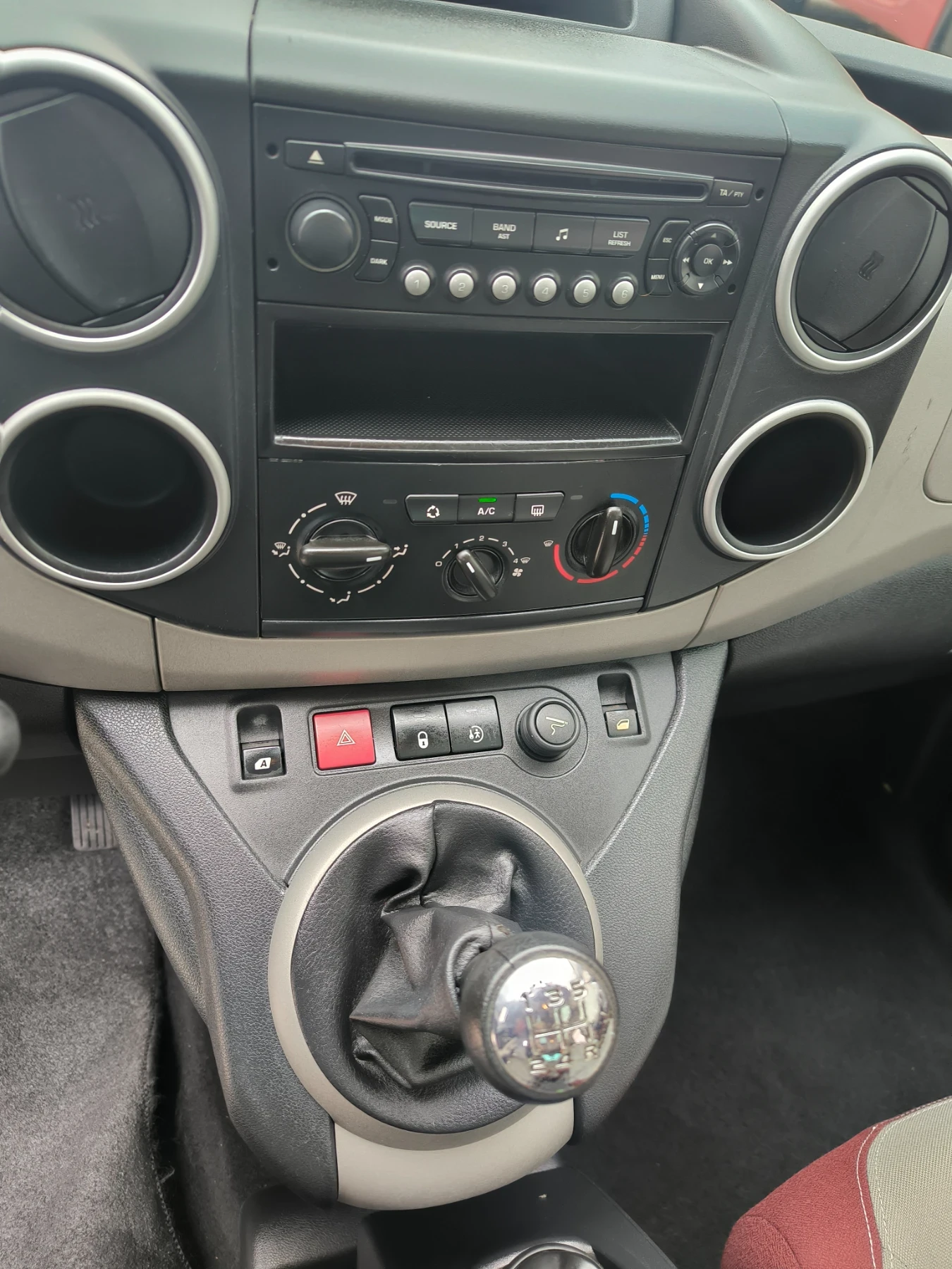 Citroen Berlingo Multispais, снимка 11 - Автомобили и джипове - 54480557