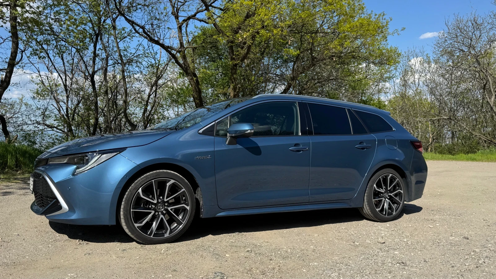 Toyota Corolla TS 2.0 Hybrid Luxury + , снимка 4 - Автомобили и джипове - 54513293
