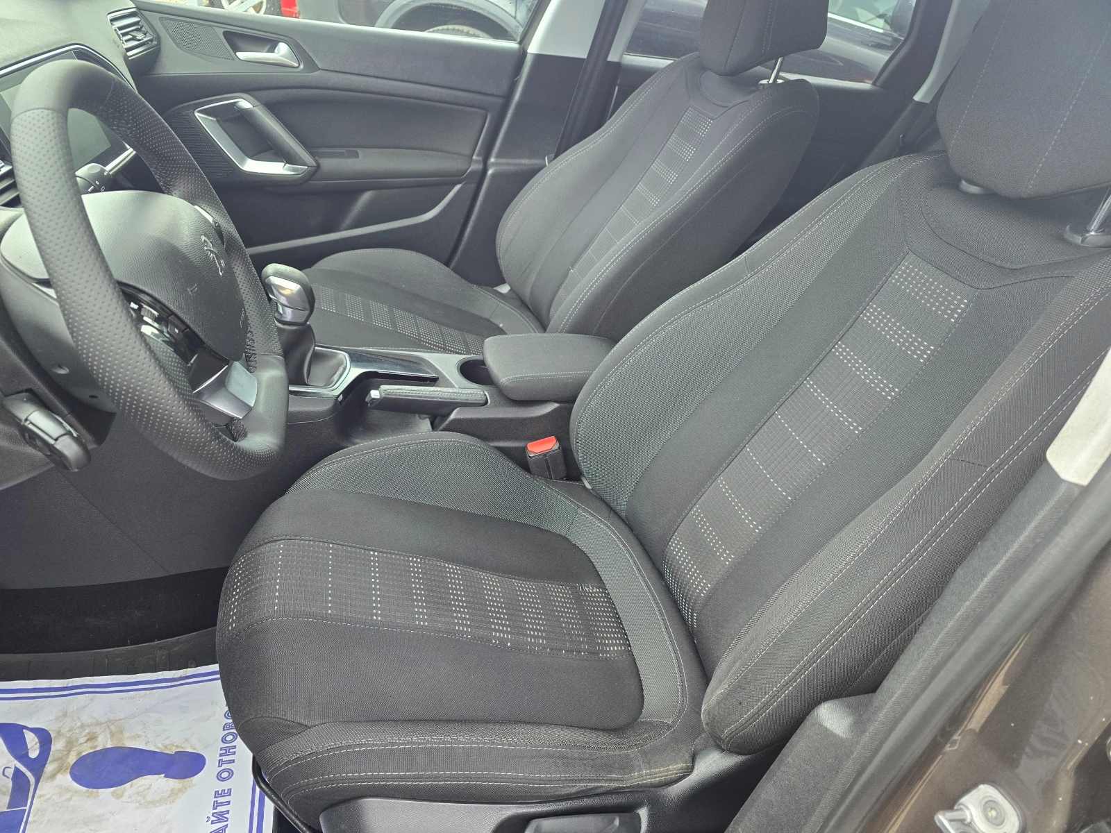 Peugeot 308 1.6 HDI EURO6, снимка 10 - Автомобили и джипове - 54674507