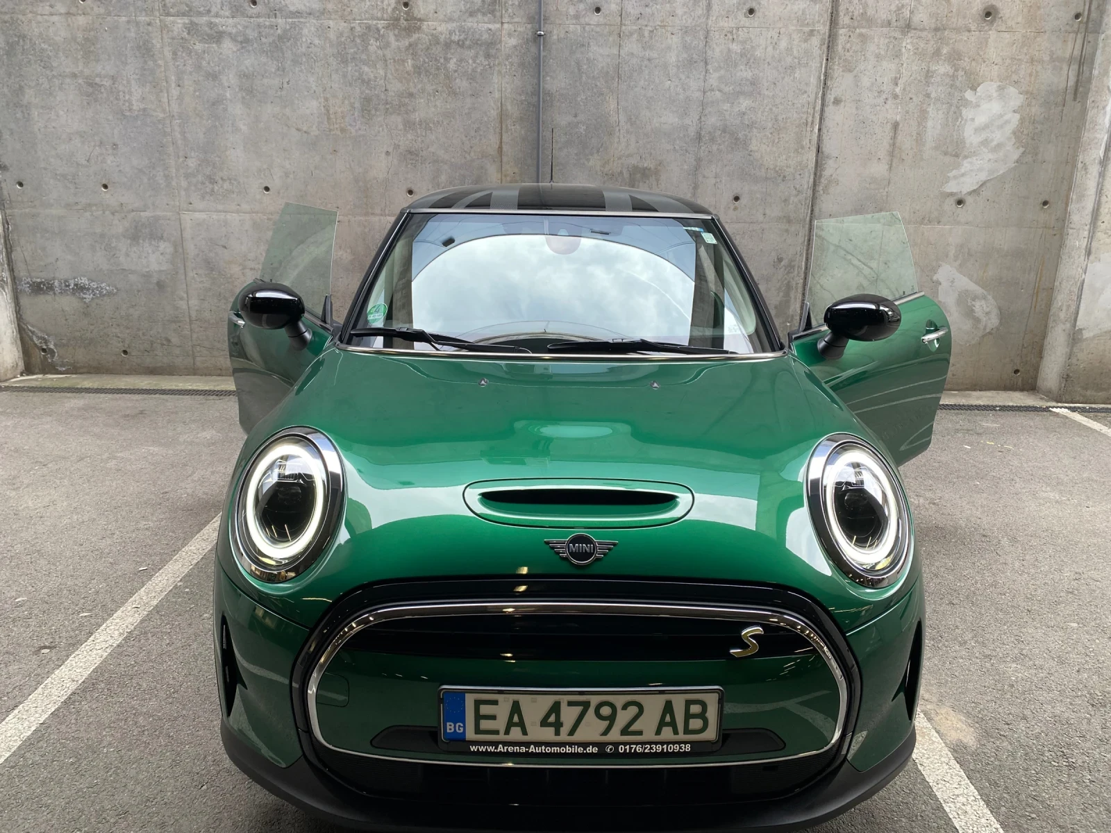 Mini Cooper SE British Racing Green , снимка 4 - Автомобили и джипове - 54692269