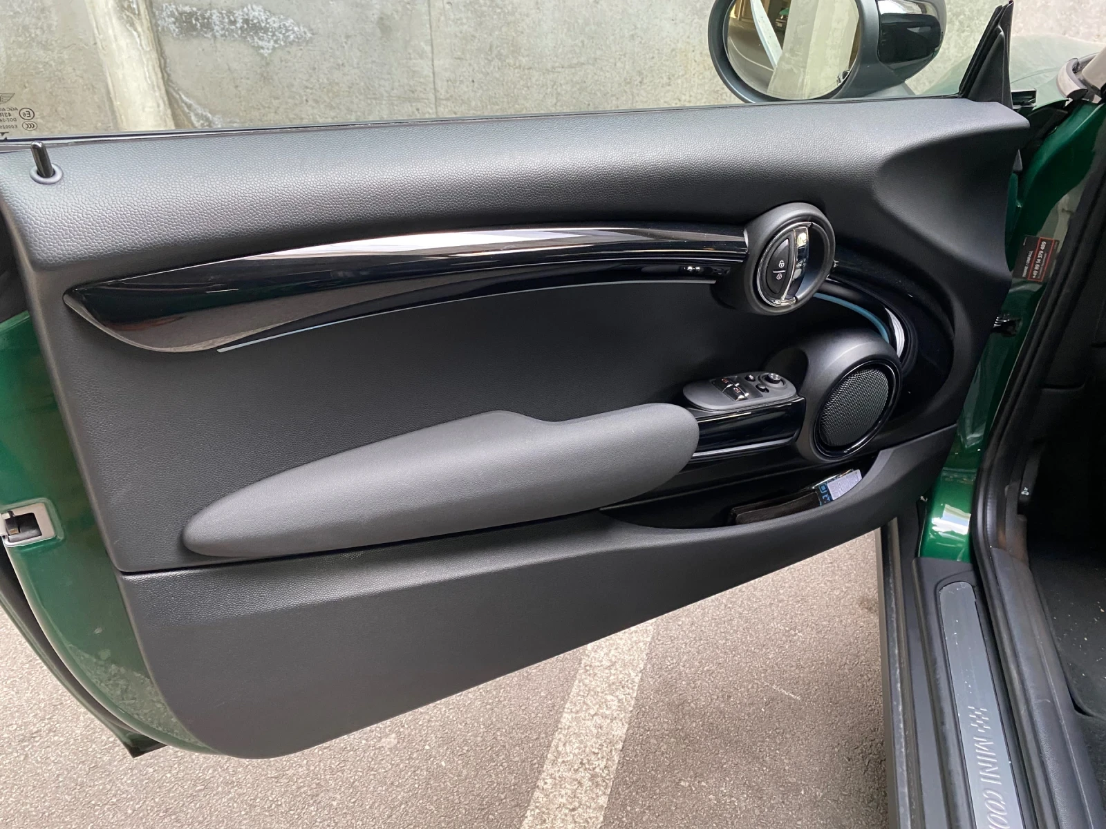Mini Cooper SE British Racing Green , снимка 10 - Автомобили и джипове - 54692269