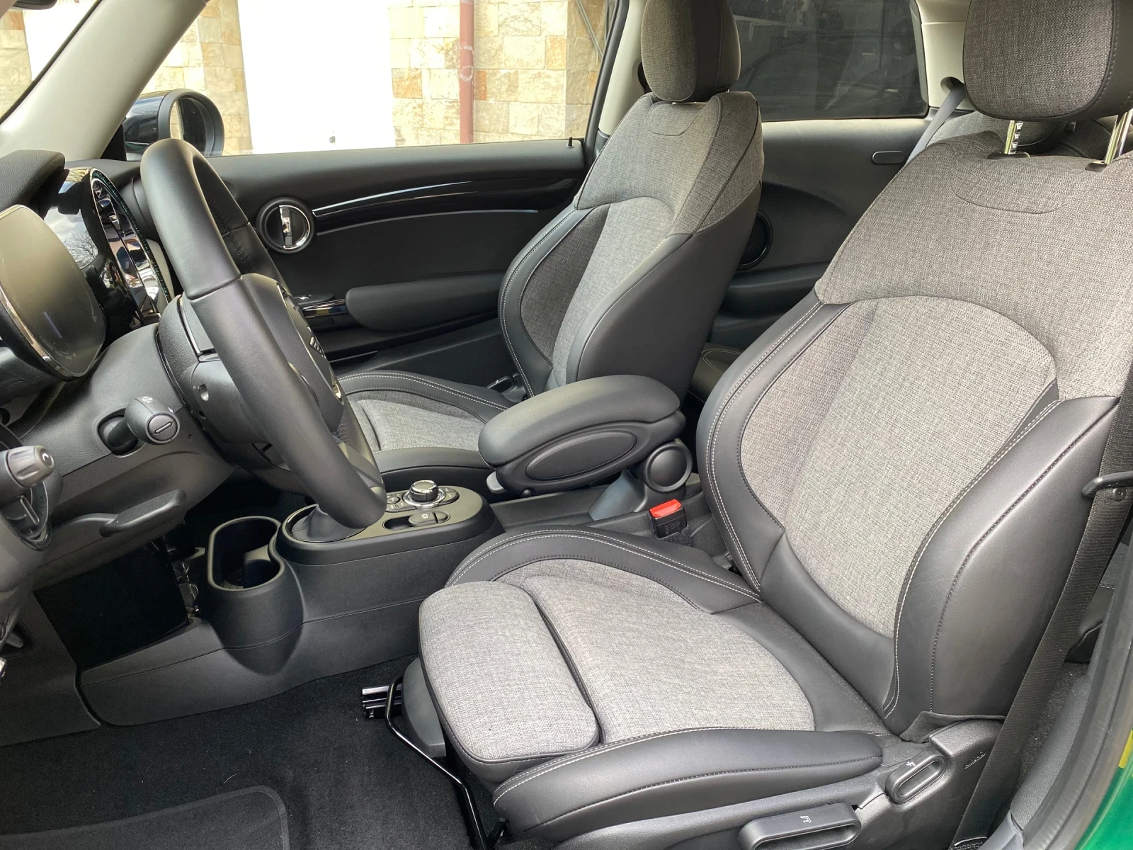 Mini Cooper SE British Racing Green , снимка 16 - Автомобили и джипове - 54692269
