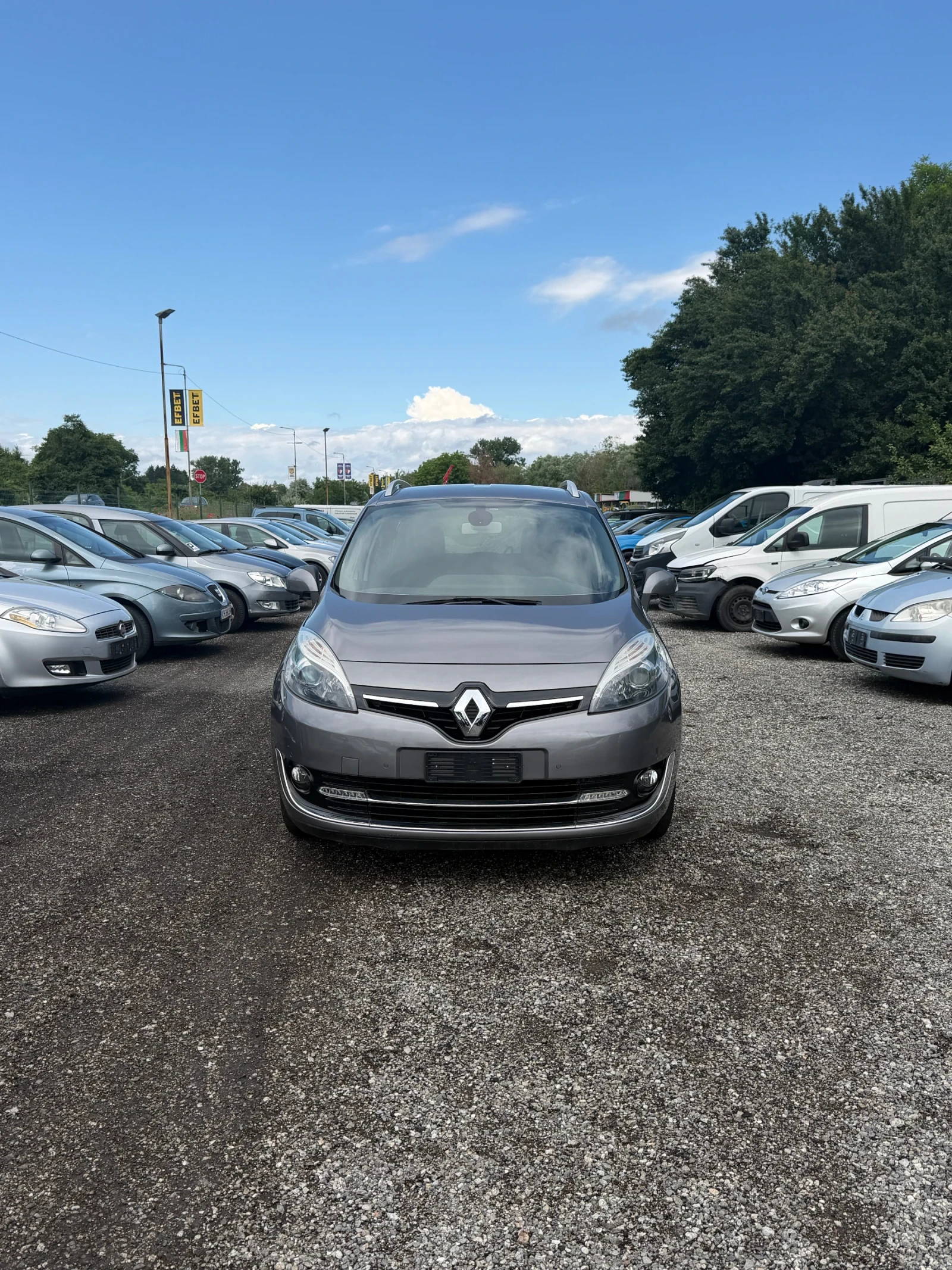 Renault Scenic 1.5 dCI Нави Full Екстри 7 местен, снимка 2 - Автомобили и джипове - 54749638