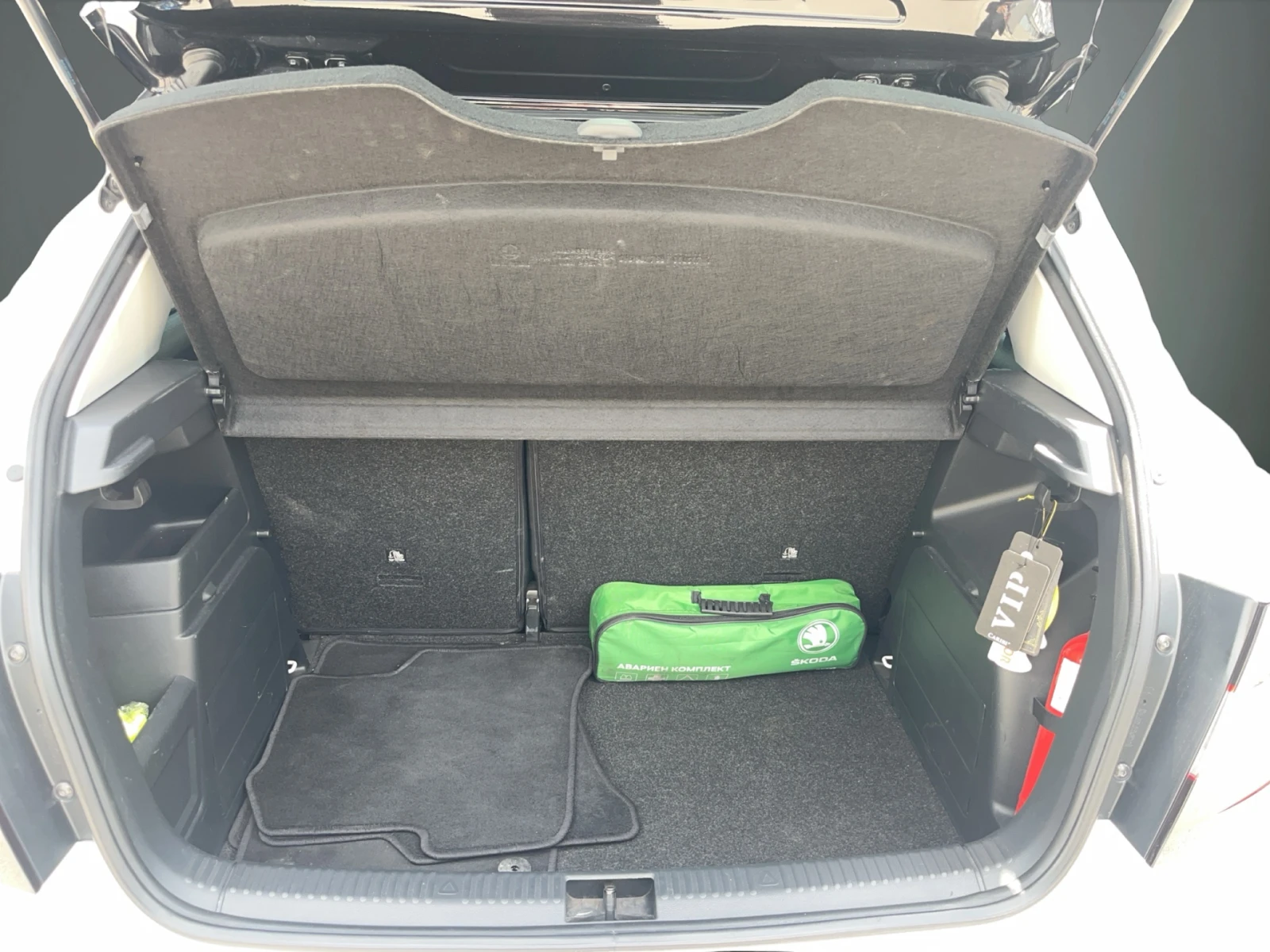 Skoda Fabia 1.0 TSI 5М, снимка 11 - Автомобили и джипове - 55222230