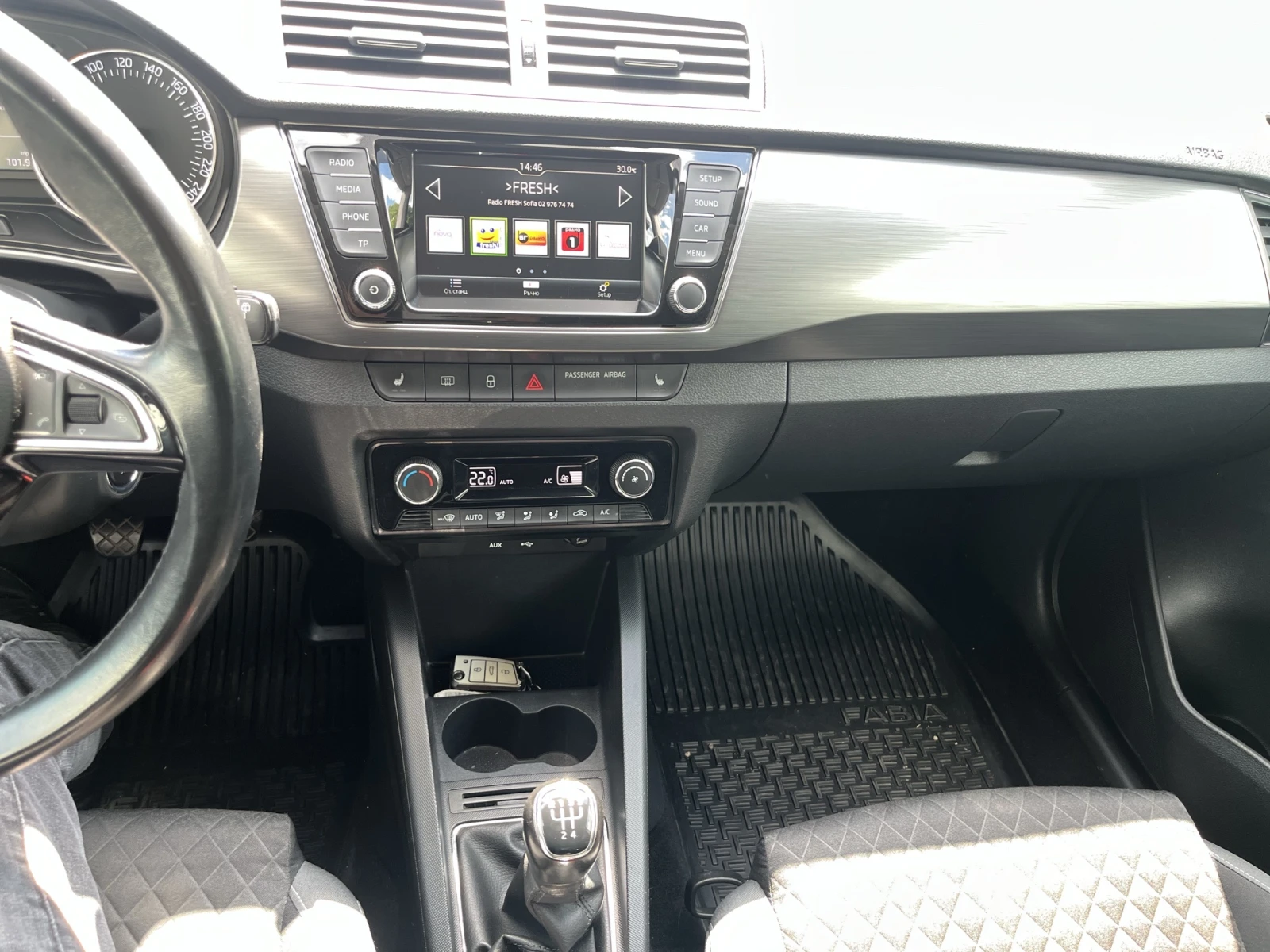 Skoda Fabia 1.0 TSI 5М, снимка 13 - Автомобили и джипове - 55222230