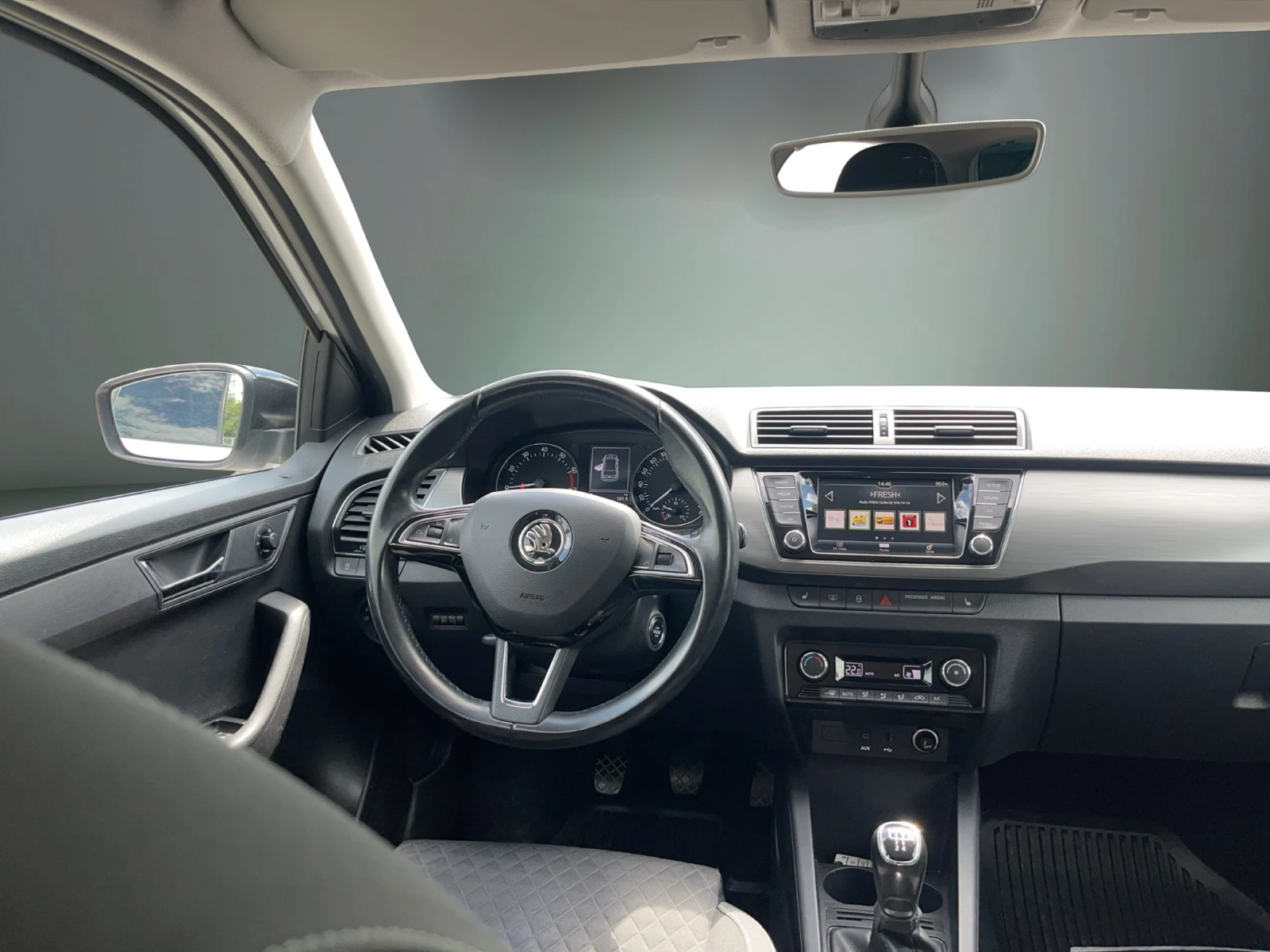Skoda Fabia 1.0 TSI 5М, снимка 9 - Автомобили и джипове - 55222230