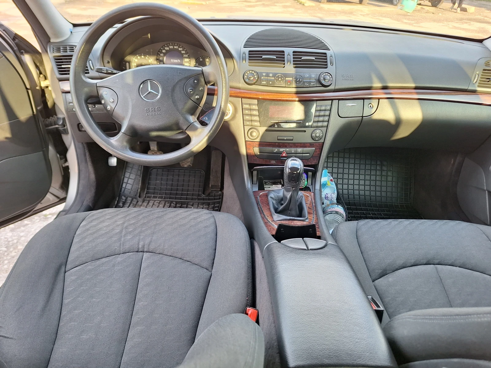 Mercedes-Benz E 220 Е 220, снимка 5 - Автомобили и джипове - 55262129