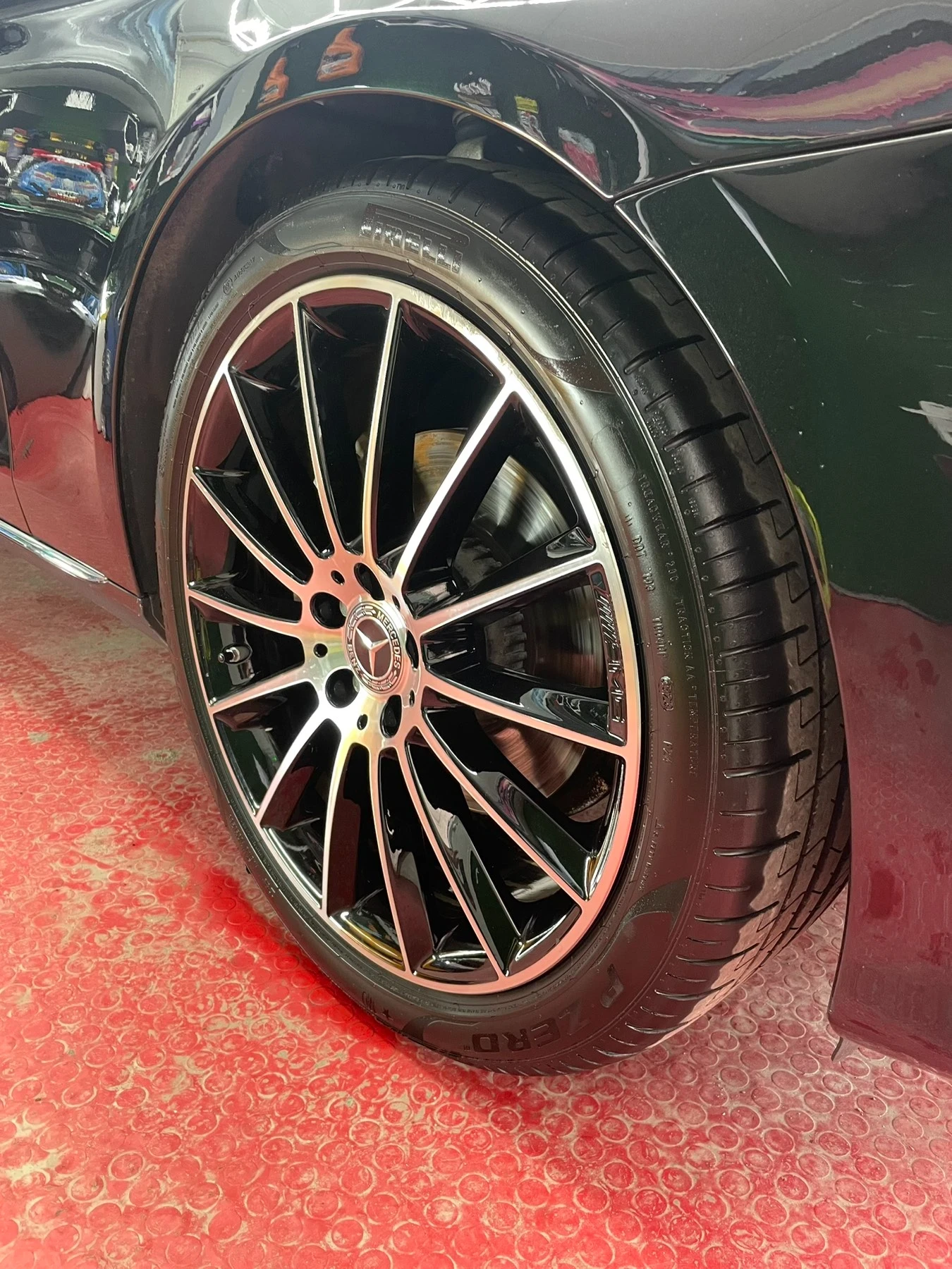 Mercedes-Benz E 220, снимка 2 - Автомобили и джипове - 56247455