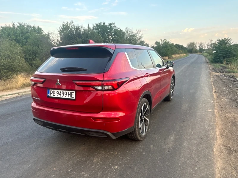 Mitsubishi Outlander, снимка 3 - Автомобили и джипове - 52932621