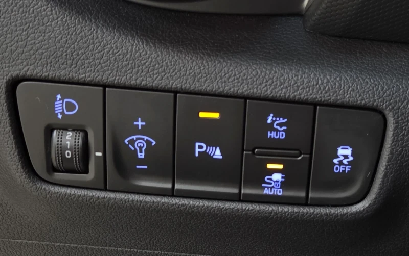 Hyundai Kona 64KWh/11.2023/26 ХИЛ КМ, снимка 14 - Автомобили и джипове - 53089031