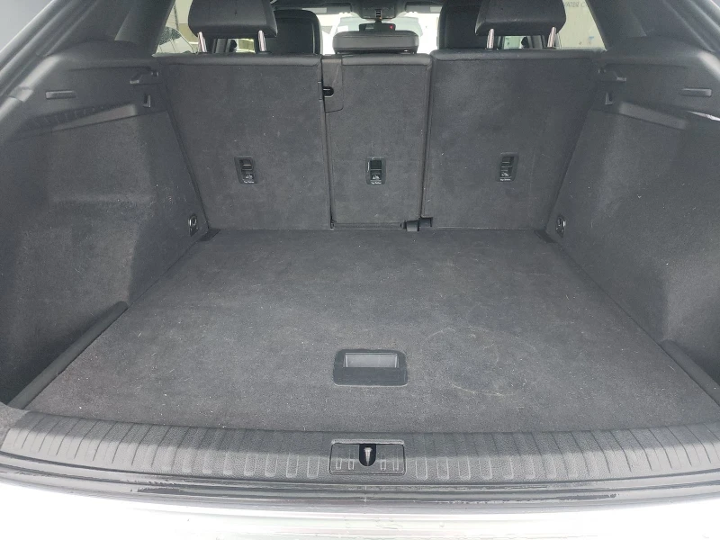 Audi Q3 2.0T Premium, снимка 17 - Автомобили и джипове - 53230061