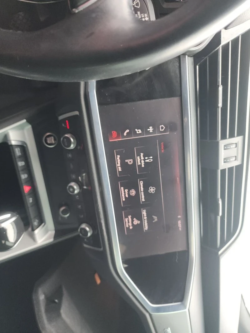 Audi Q3 2.0T Premium, снимка 12 - Автомобили и джипове - 53230061