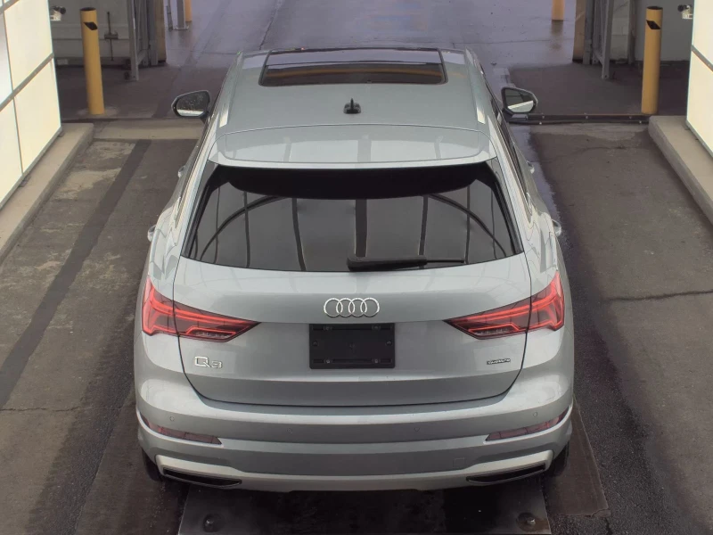 Audi Q3 2.0T Premium, снимка 5 - Автомобили и джипове - 53230061