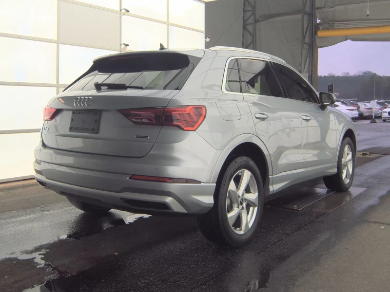Audi Q3 2.0T Premium, снимка 4 - Автомобили и джипове - 53230061