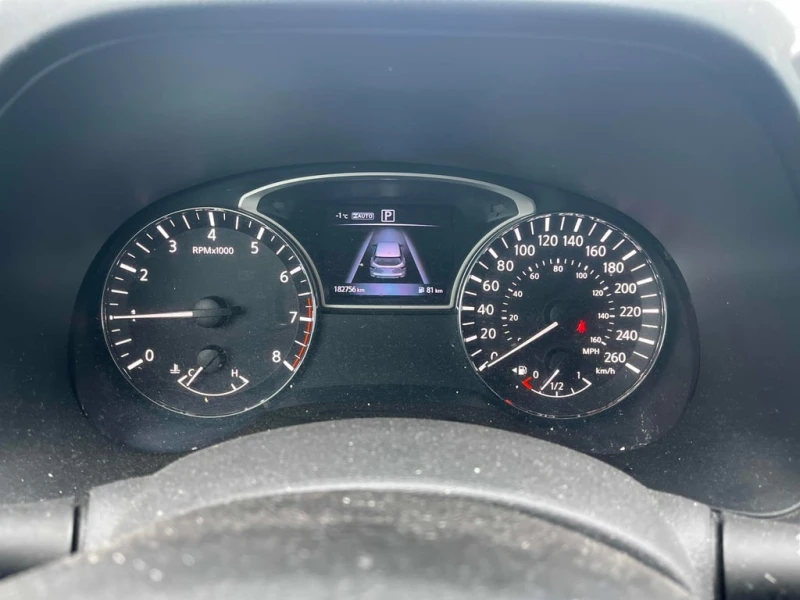 Nissan Pathfinder * 4WD 4dr SV * CARFAX * БЕЗ ПЪРВОНАЧАЛНА ВНОСКА, снимка 8 - Автомобили и джипове - 53421881