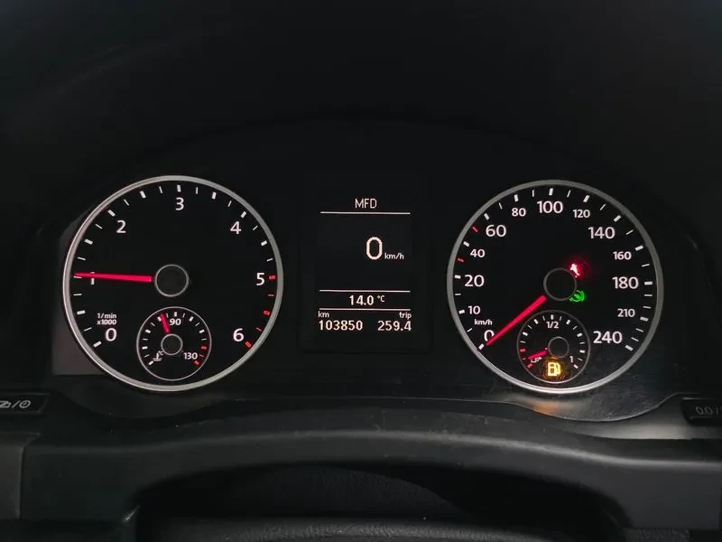 VW Tiguan 2.0 TDI, снимка 8 - Автомобили и джипове - 54302819