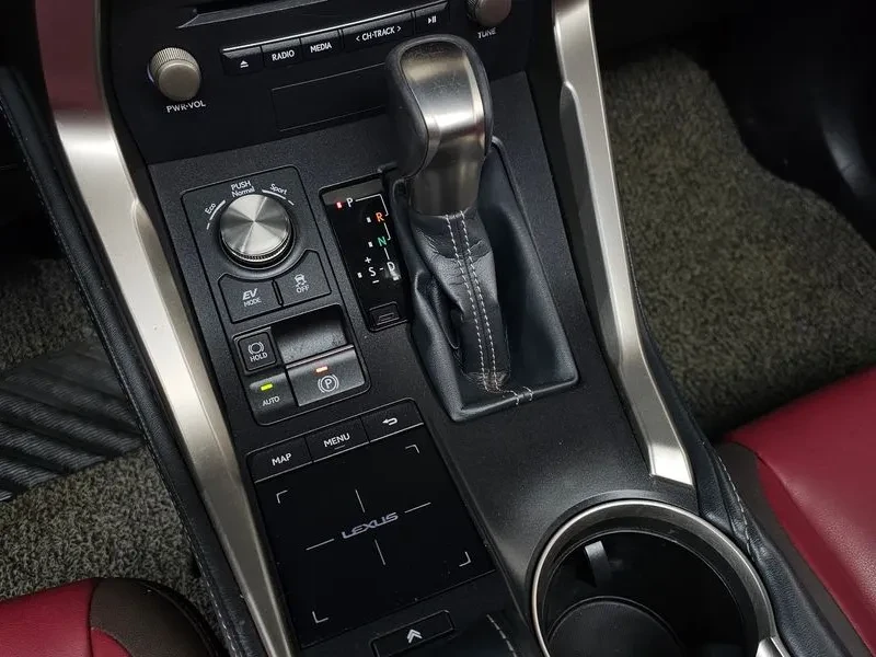 Lexus NX 300Supreme, снимка 9 - Автомобили и джипове - 56271040