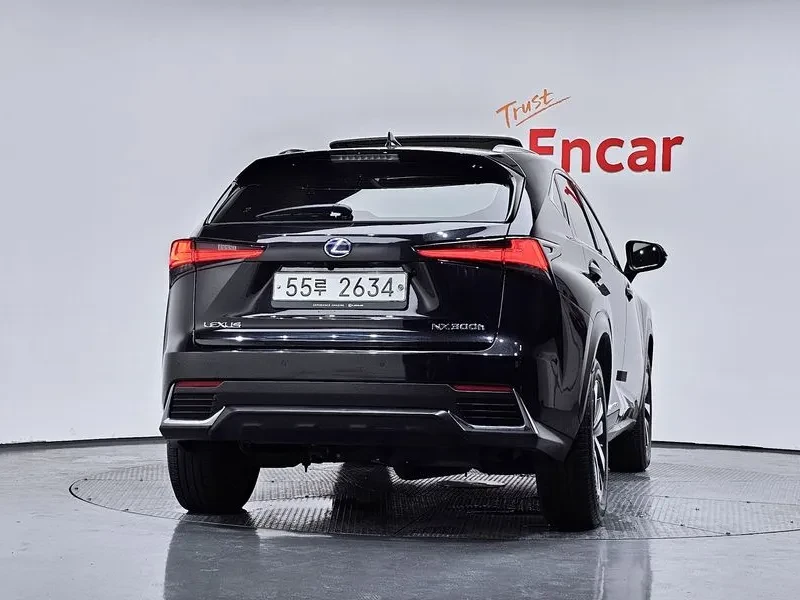 Lexus NX 300Supreme, снимка 4 - Автомобили и джипове - 56271040