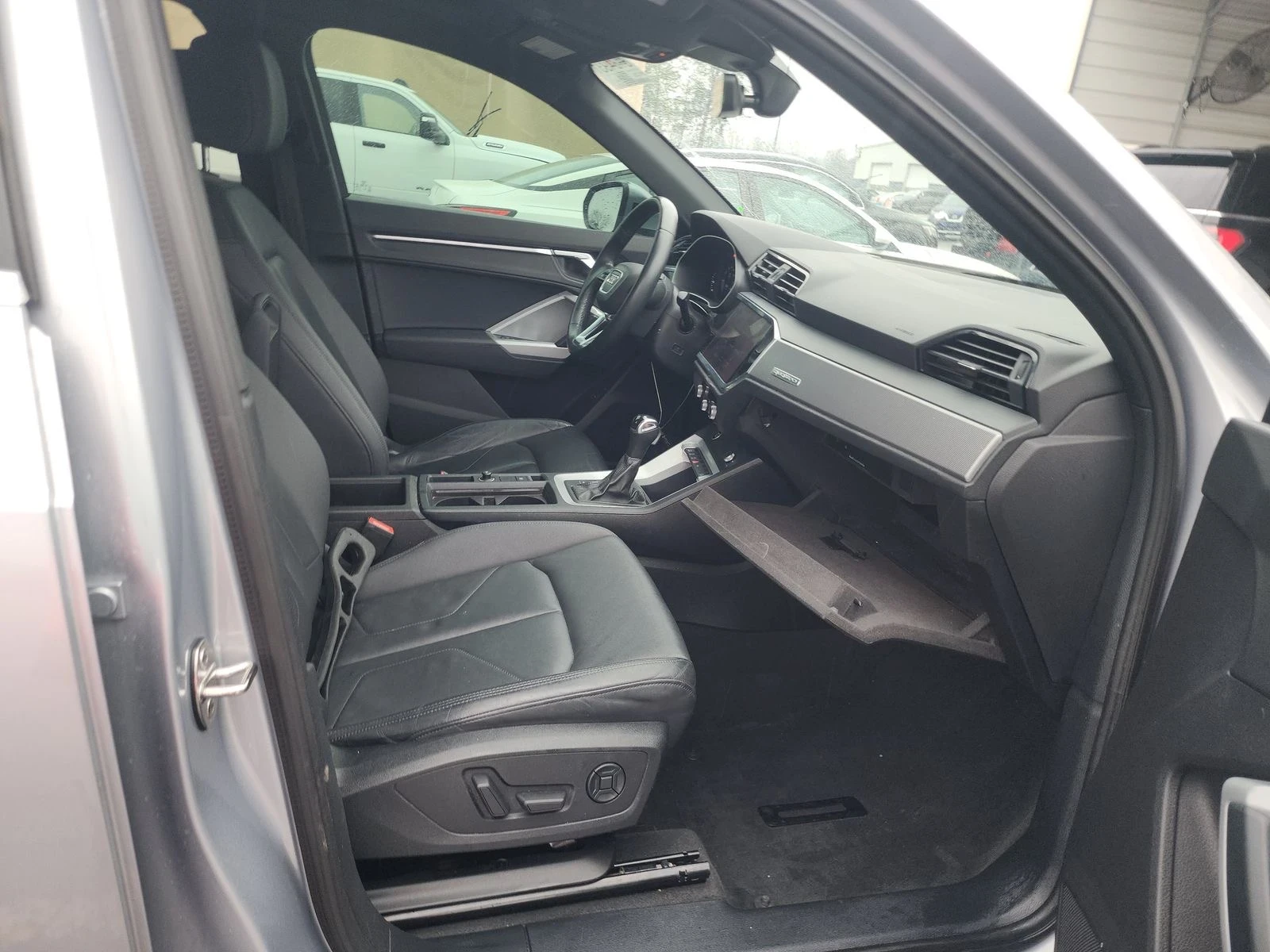 Audi Q3 2.0T Premium - изображение 9