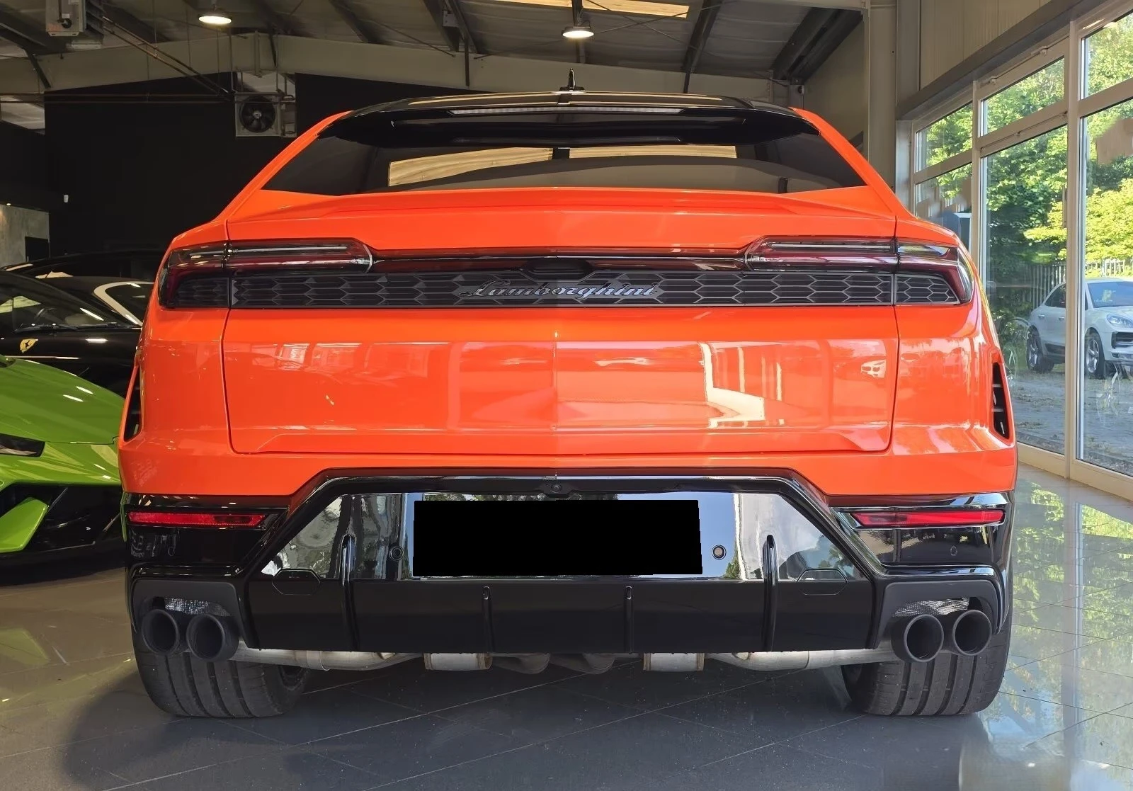 Lamborghini Urus SE / CARBON-CERAMIC / B&O / HEAD-UP/ NIGHT VISION, снимка 5 - Автомобили и джипове - 54958302
