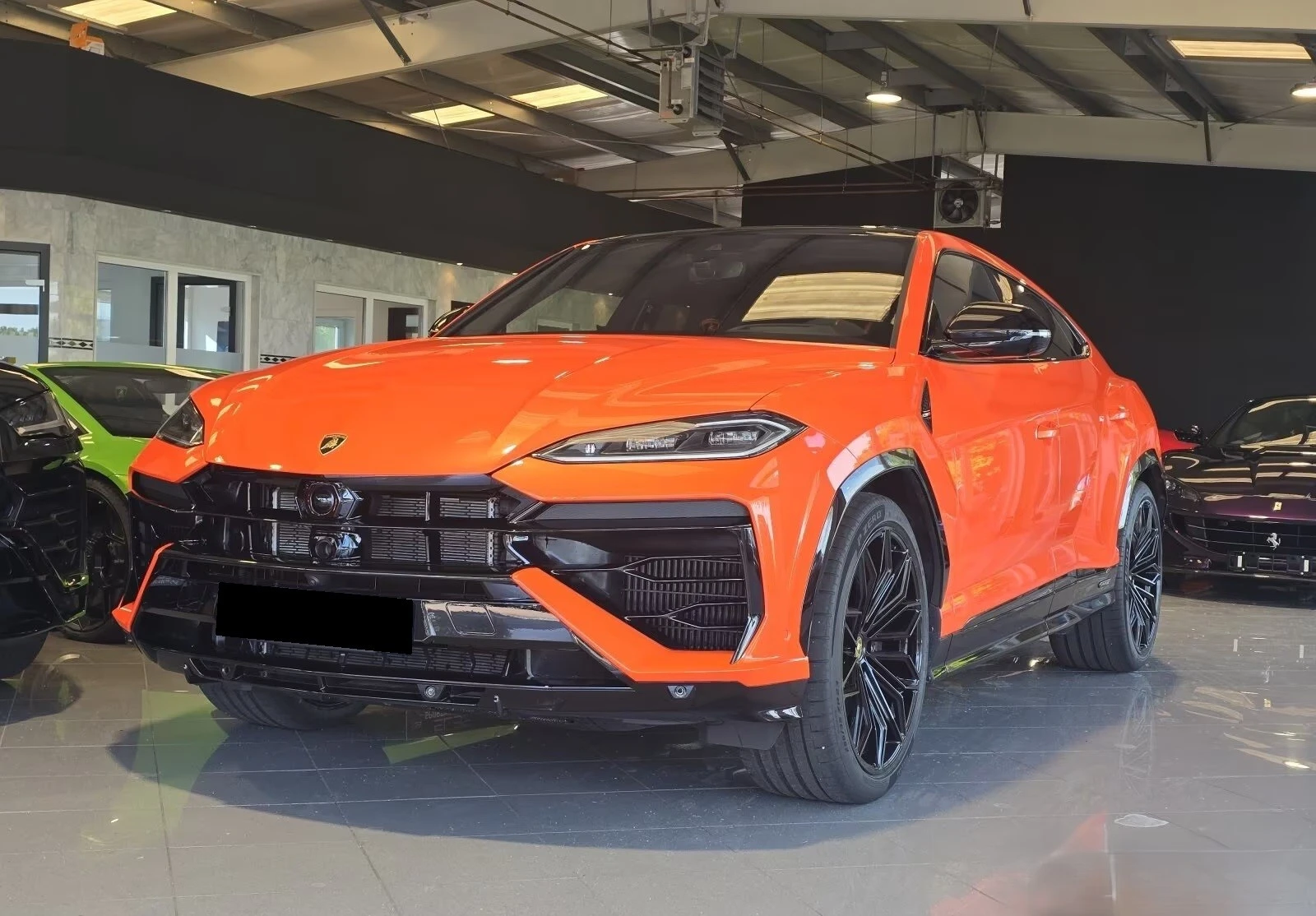 Lamborghini Urus SE / CARBON-CERAMIC / B&O / HEAD-UP/ NIGHT VISION, снимка 3 - Автомобили и джипове - 54958302
