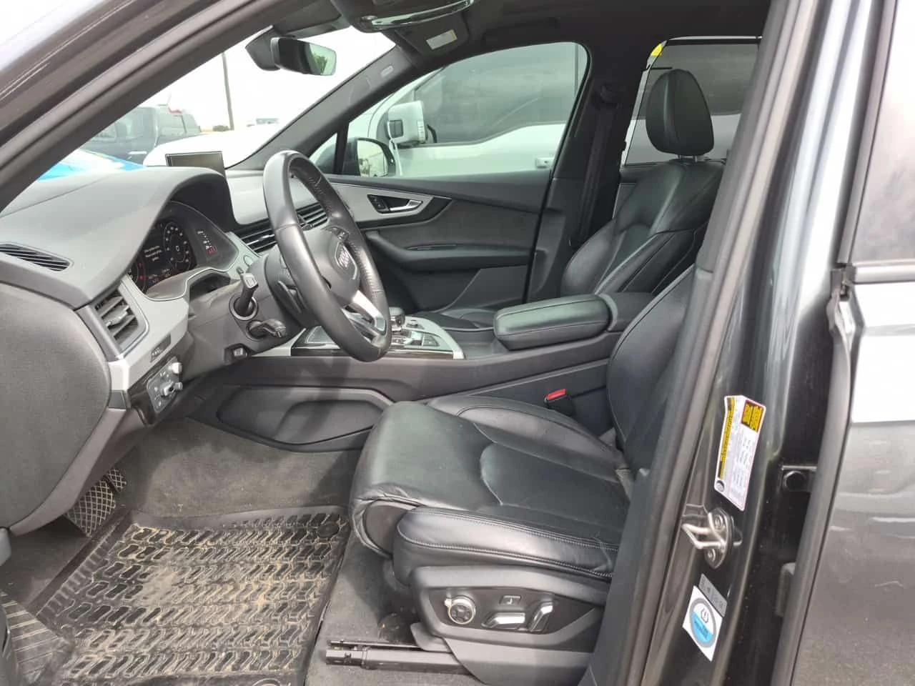 Audi Q7 TECHNIK/CARFAX/ДИСТР/360 КАМЕРА/ПОДГРЕВ/ПАНО/, снимка 6 - Автомобили и джипове - 55004654