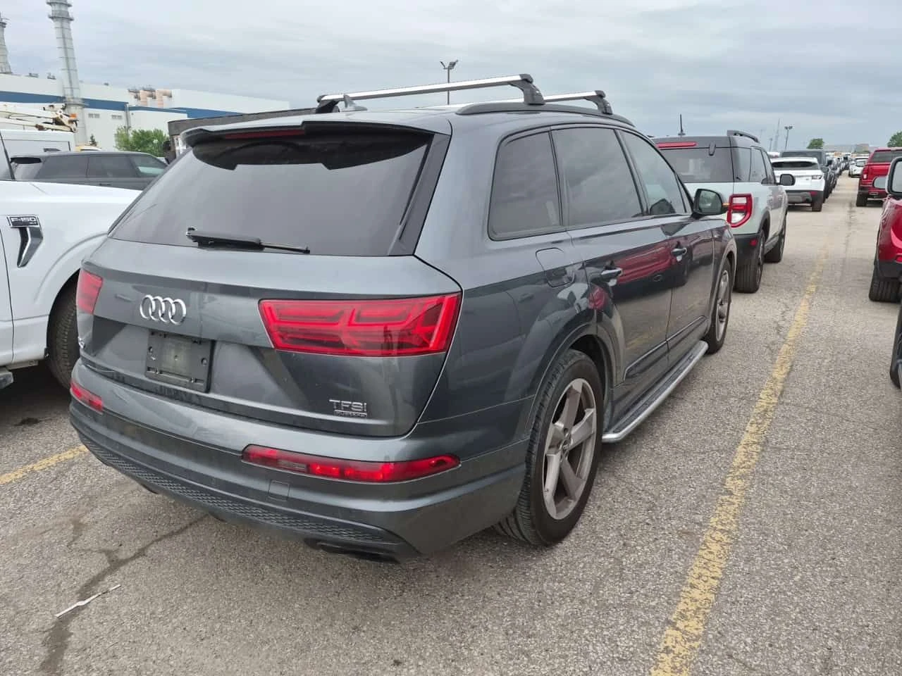 Audi Q7 TECHNIK/CARFAX/ДИСТР/360 КАМЕРА/ПОДГРЕВ/ПАНО/, снимка 3 - Автомобили и джипове - 55004654