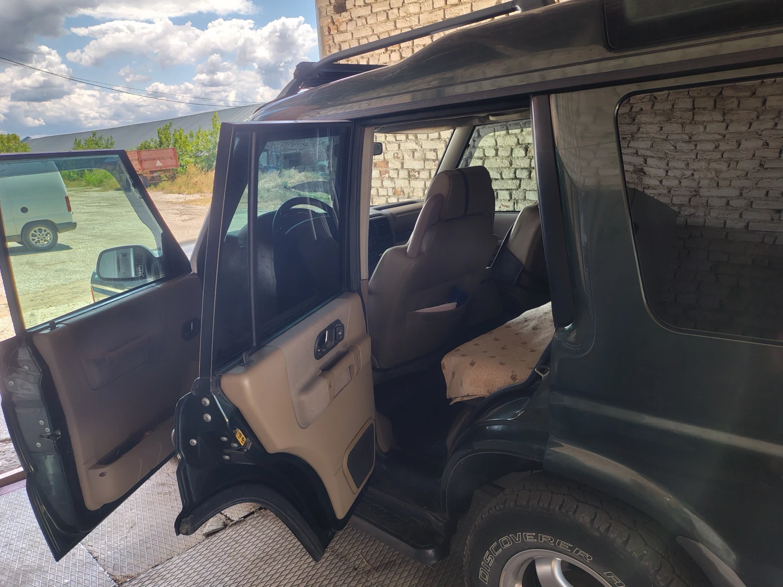 Land Rover Discovery, снимка 7 - Автомобили и джипове - 55416276
