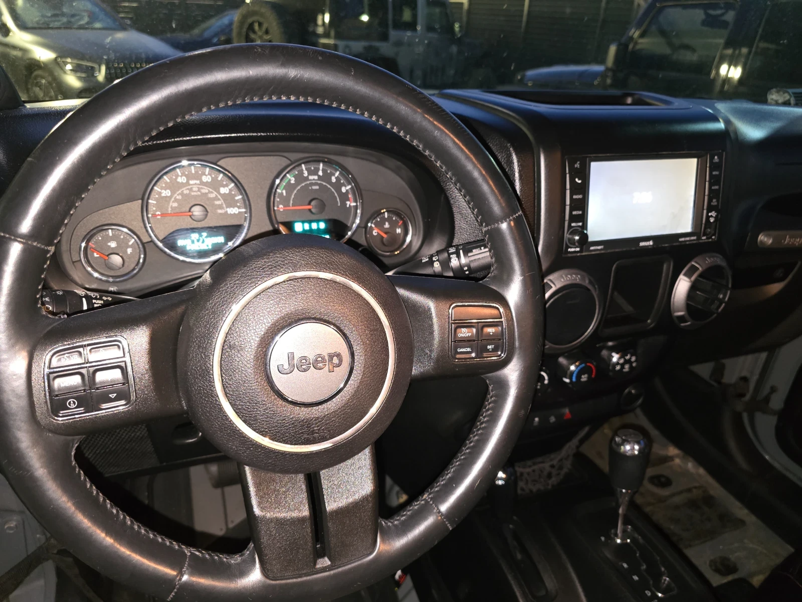 Jeep Wrangler 3.6 v6 автомат, снимка 10 - Автомобили и джипове - 55788436