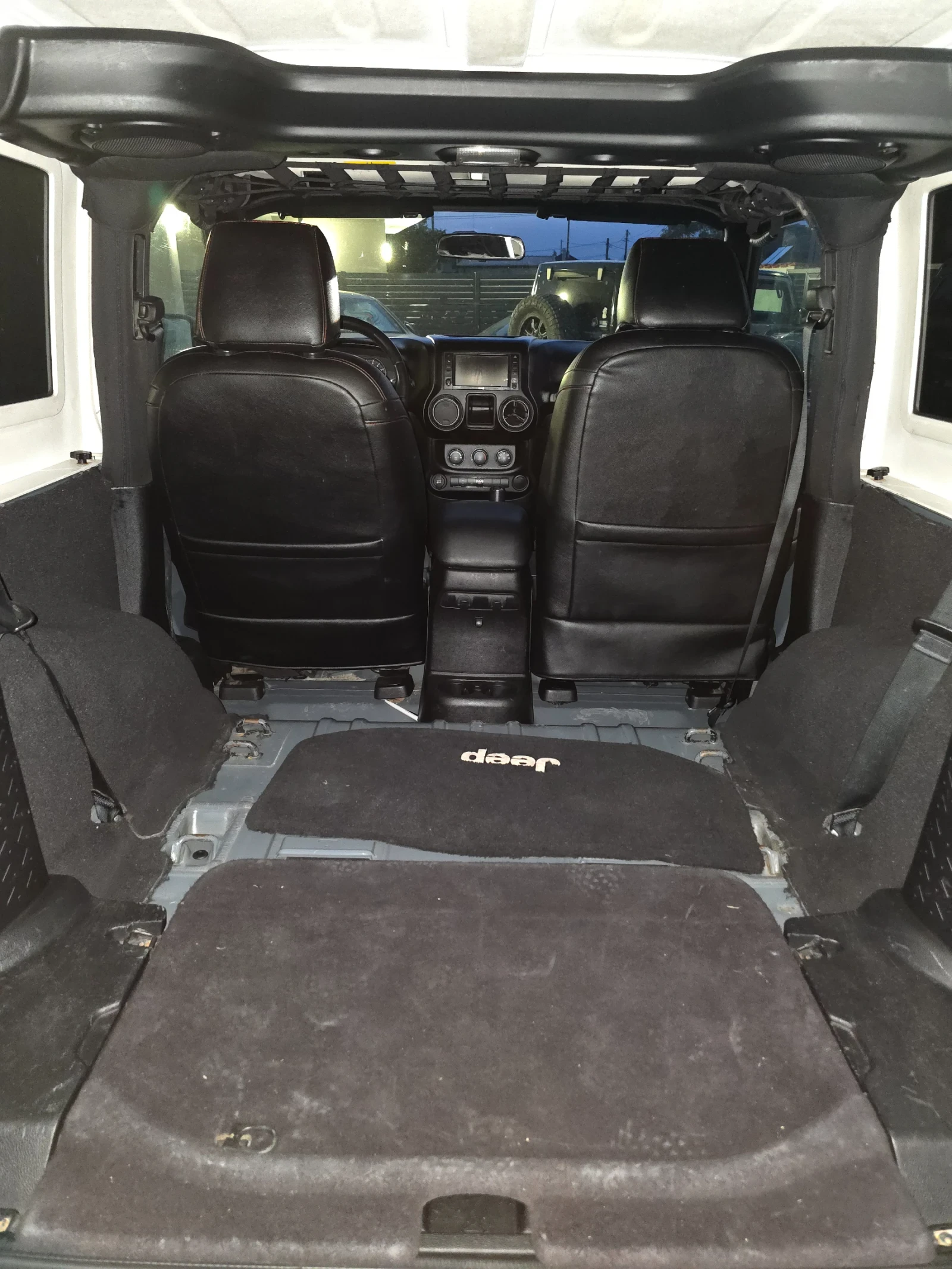 Jeep Wrangler 3.6 v6 автомат, снимка 8 - Автомобили и джипове - 55788436