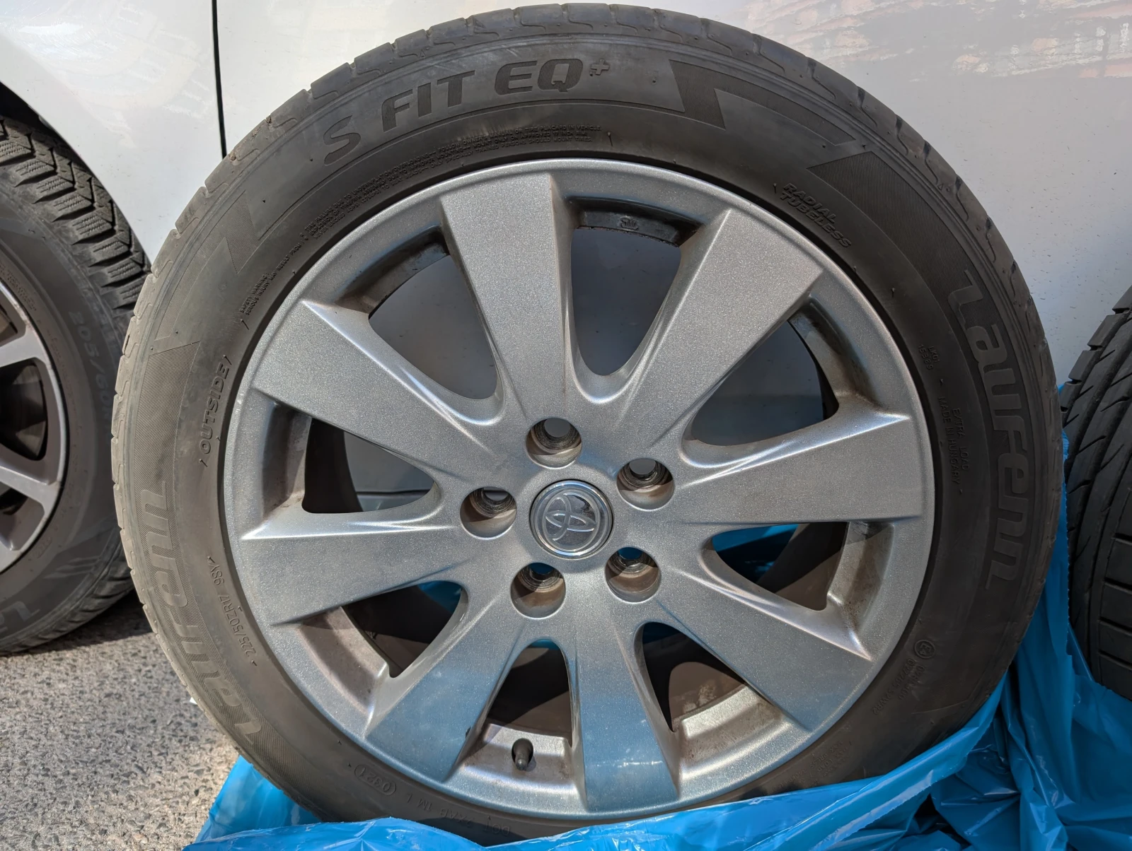 ���� � ������ 225/50R17 | Mobile.bg � ����������� 2